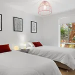 Elmwood - A Lush 1 Acre Getaway Minutes From The Heart Of Berry