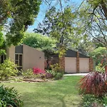 Elmwood - A Lush 1 Acre Getaway Minutes From The Heart Of Berry