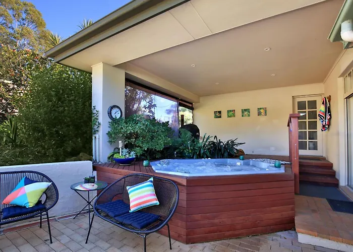 Coolaroo Beach House - Rural Bliss By The Coast