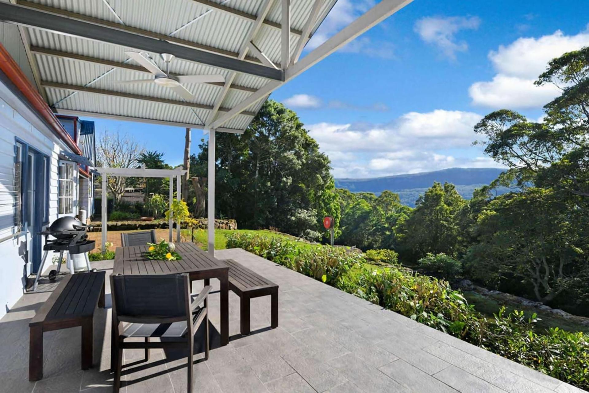 Rayfields, Berry Holiday home