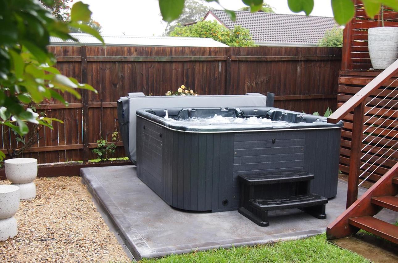 Queenberry - Jacuzzi, Village Location & 10 Mins To Holiday home