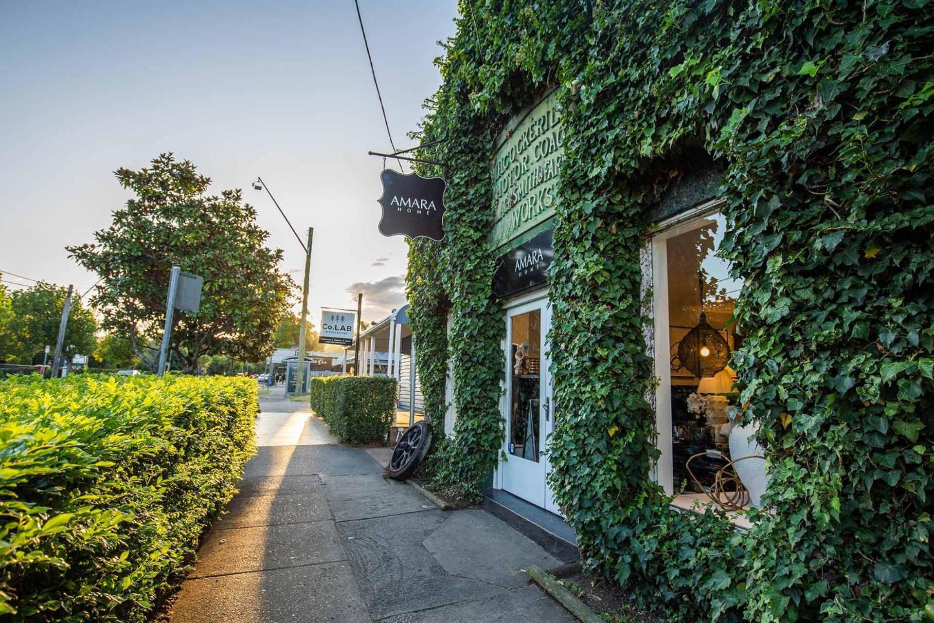 The Red Barn Right In The Heart Of Historic Apartment