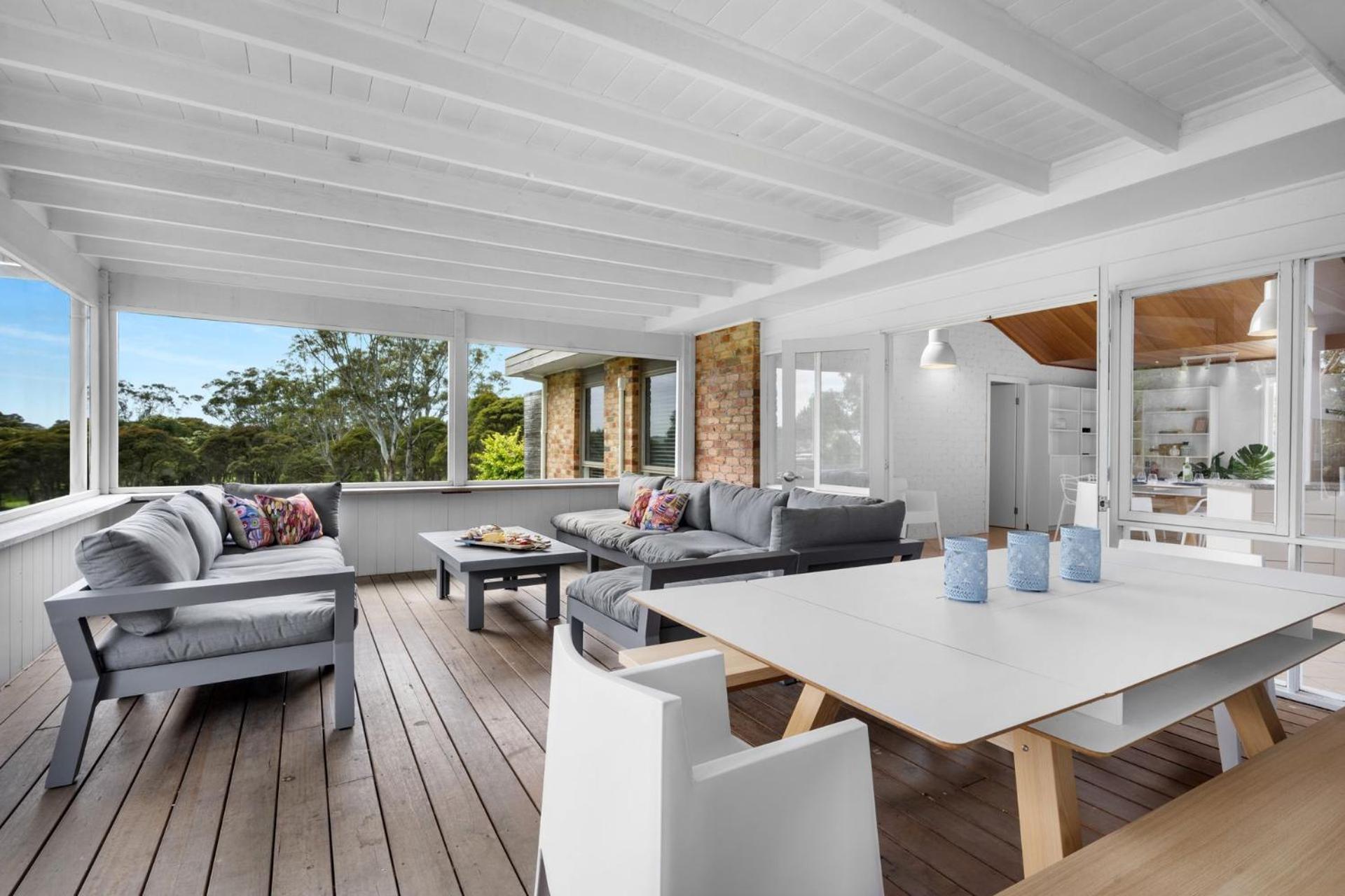 Sunnyside Up - Where Coastal Breezes Meet Country Charm, Minutes From And Seven Mile Holiday home