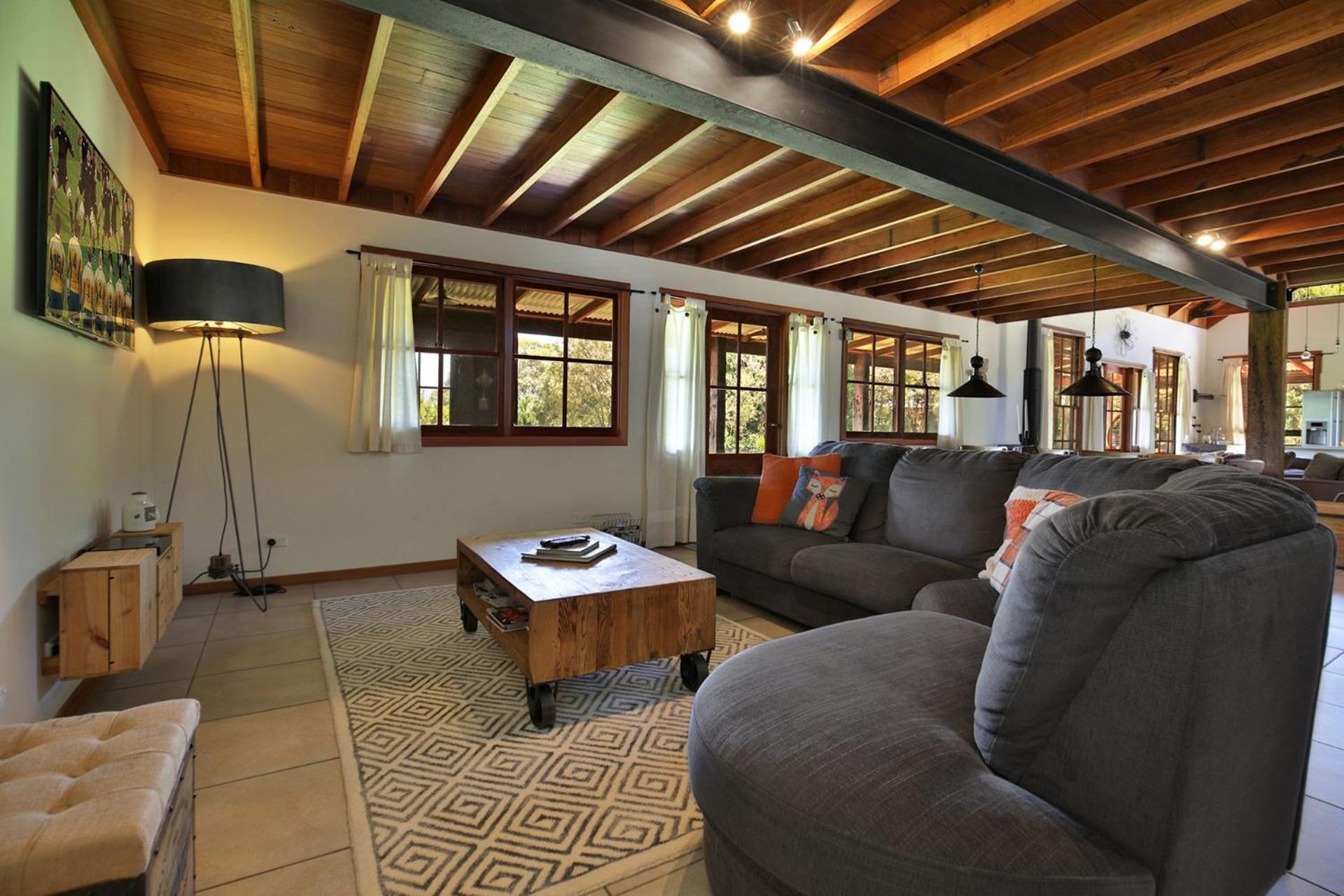 Amaroo House - Glorious Views Holiday home *
