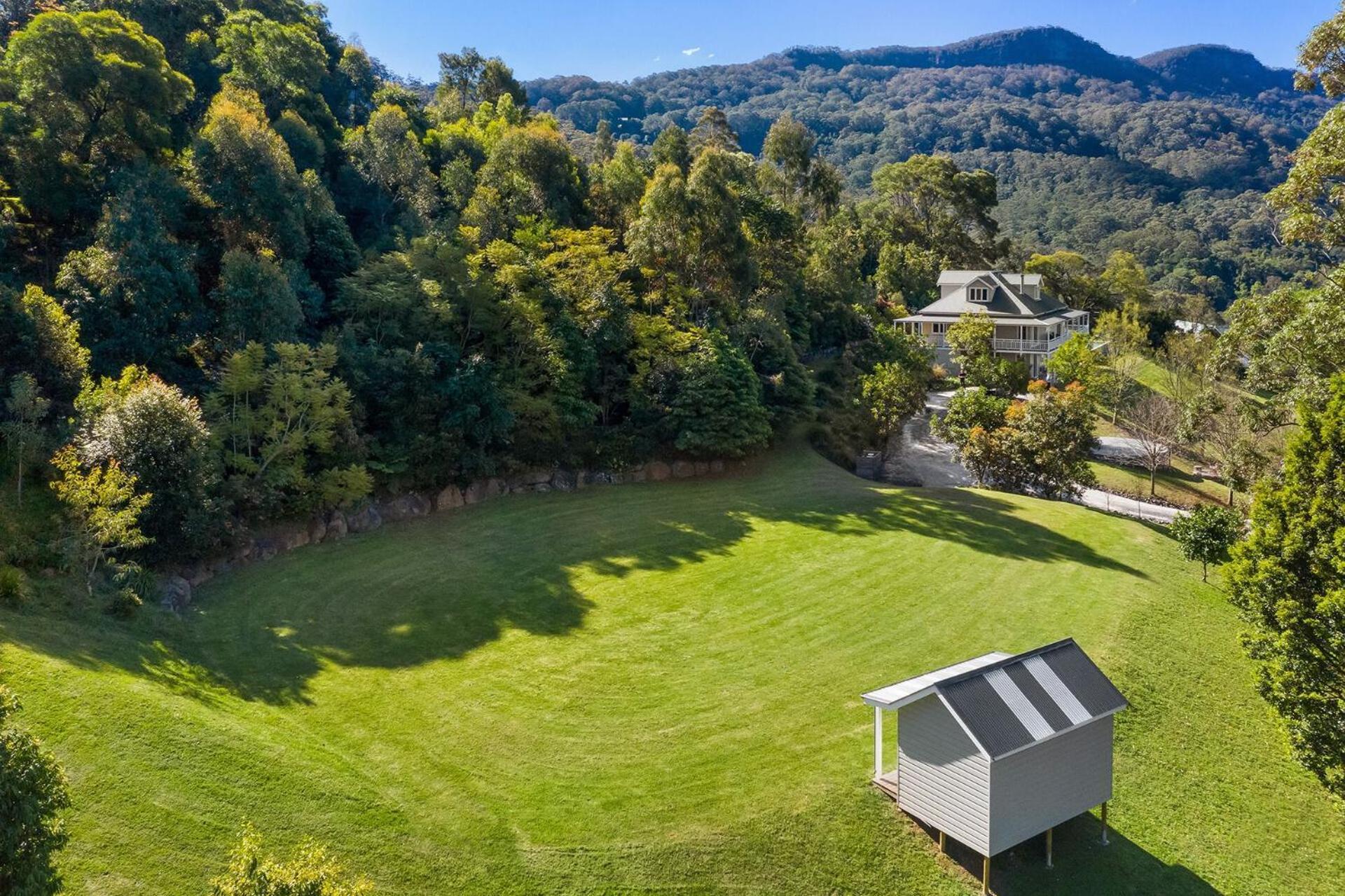 Eagles Rise - Classically Designed Country Holiday home Berry