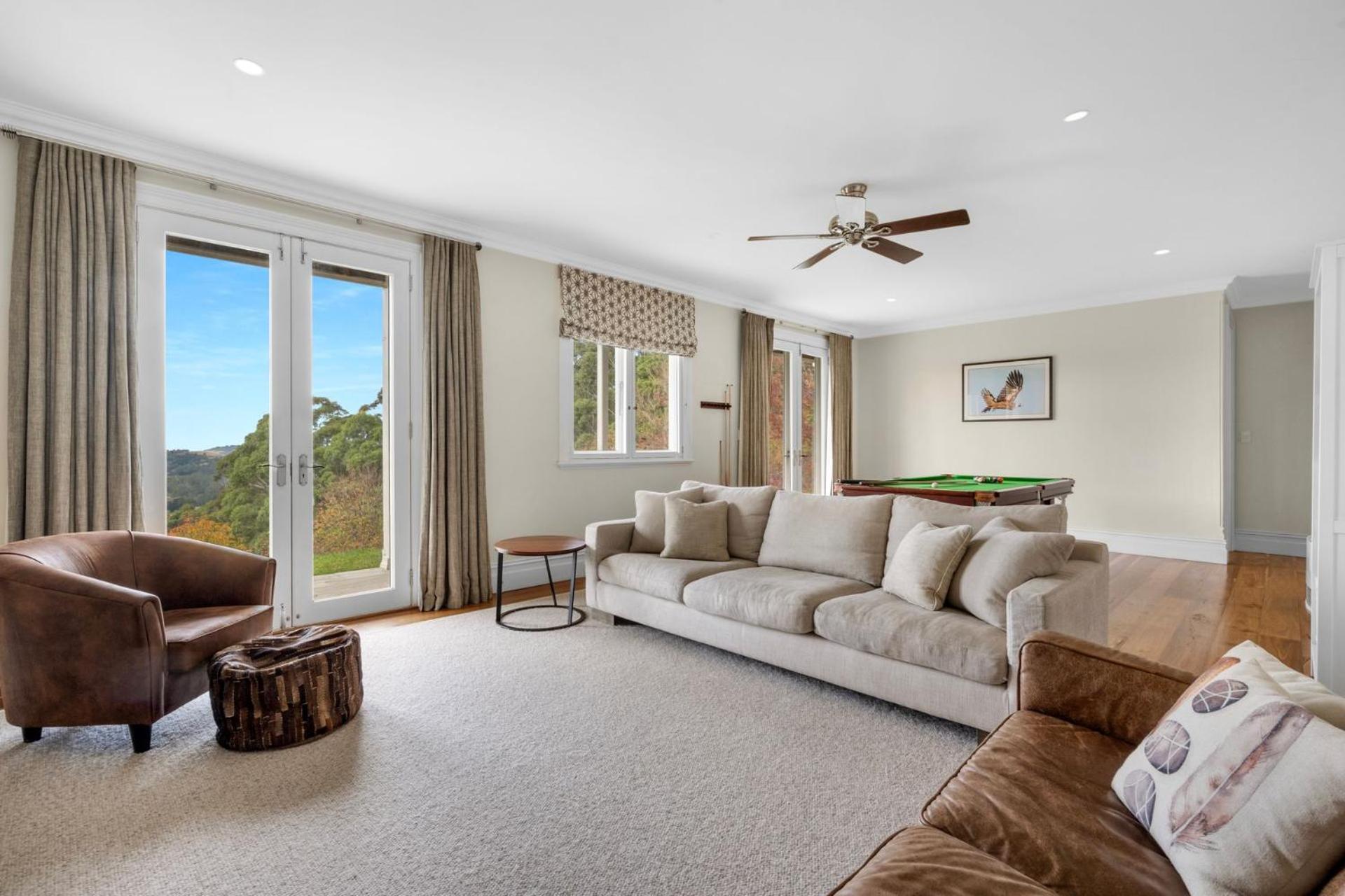 Eagles Rise - Classically Designed Country Holiday home Berry