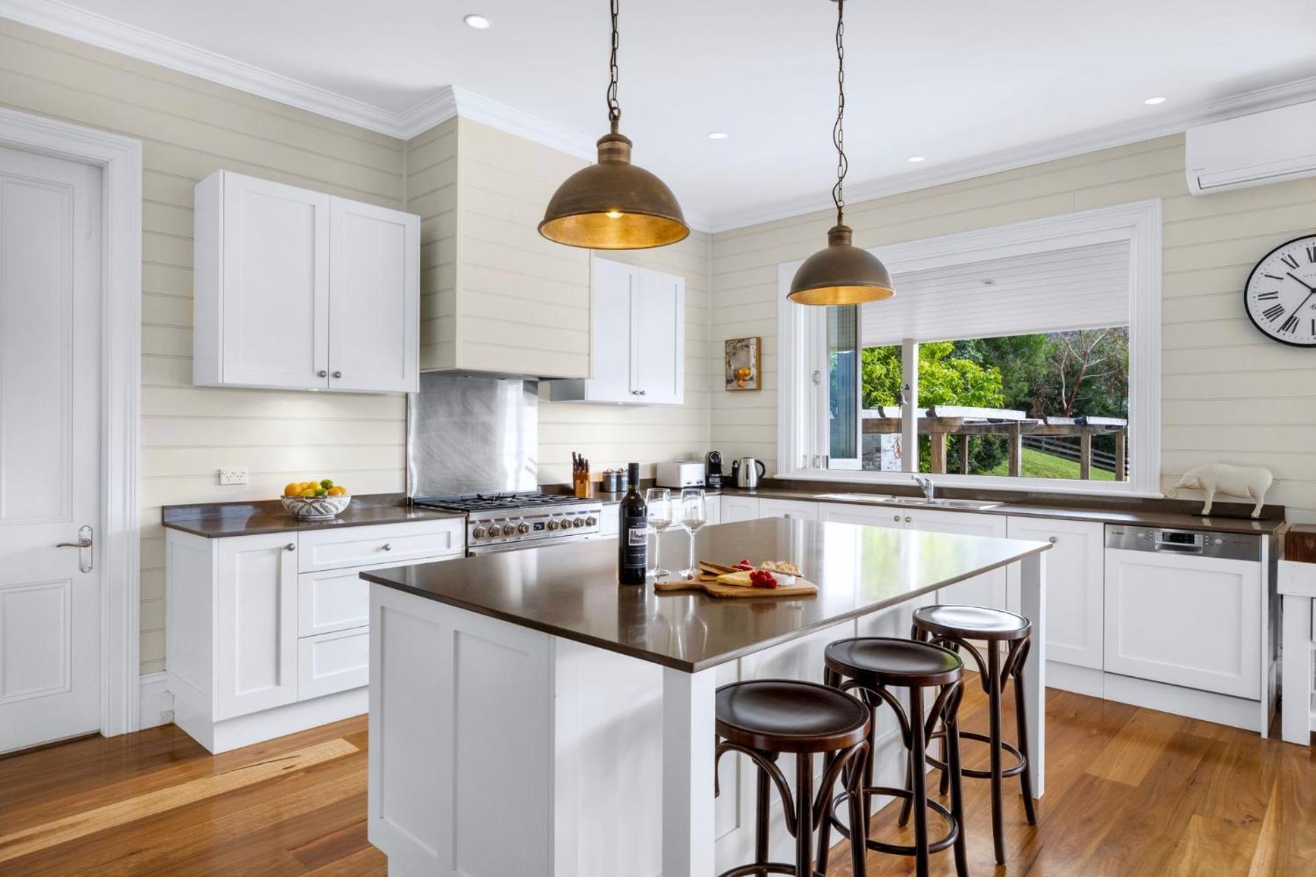 Eagles Rise - Classically Designed Country Holiday home *