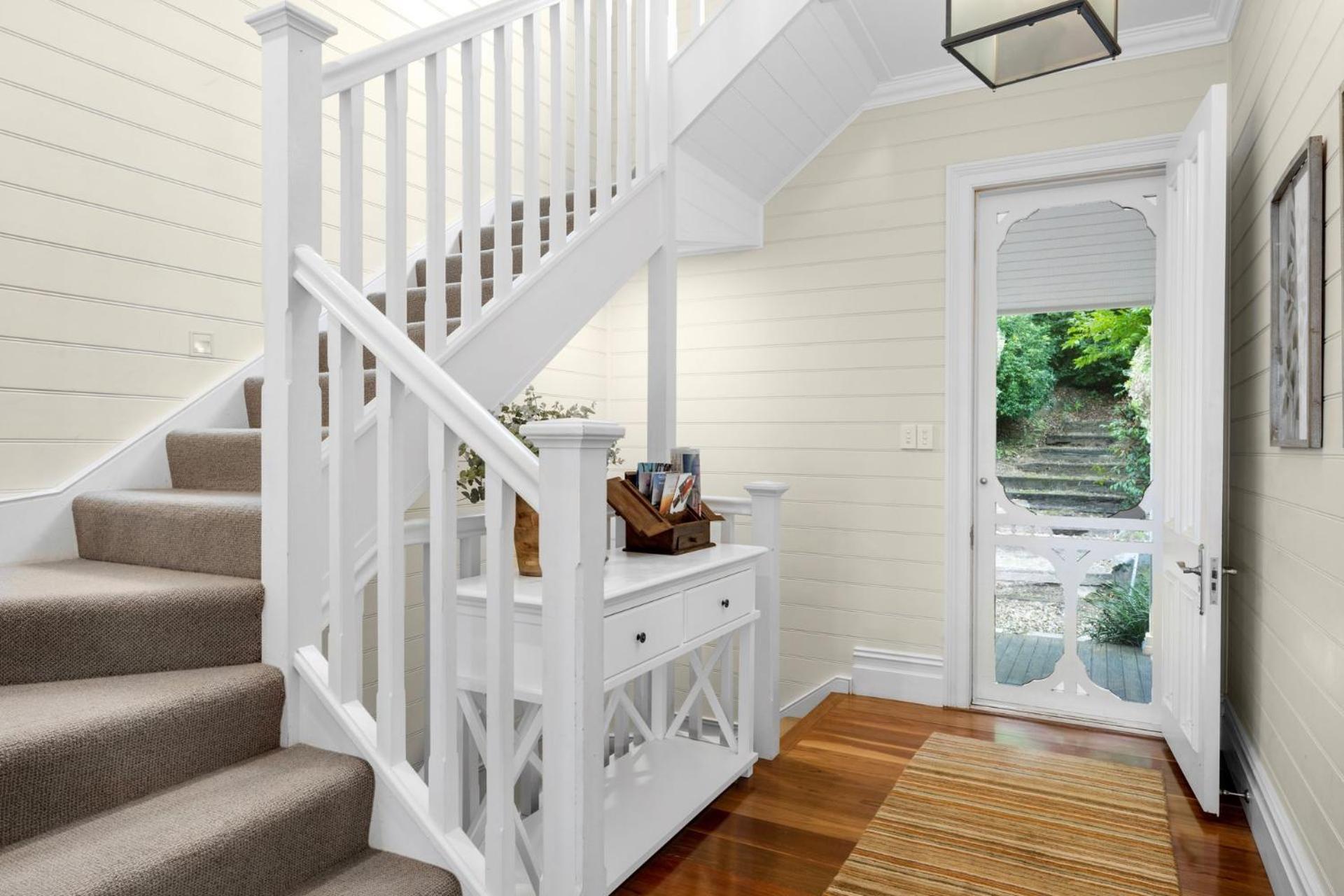 Eagles Rise - Classically Designed Country Holiday home *