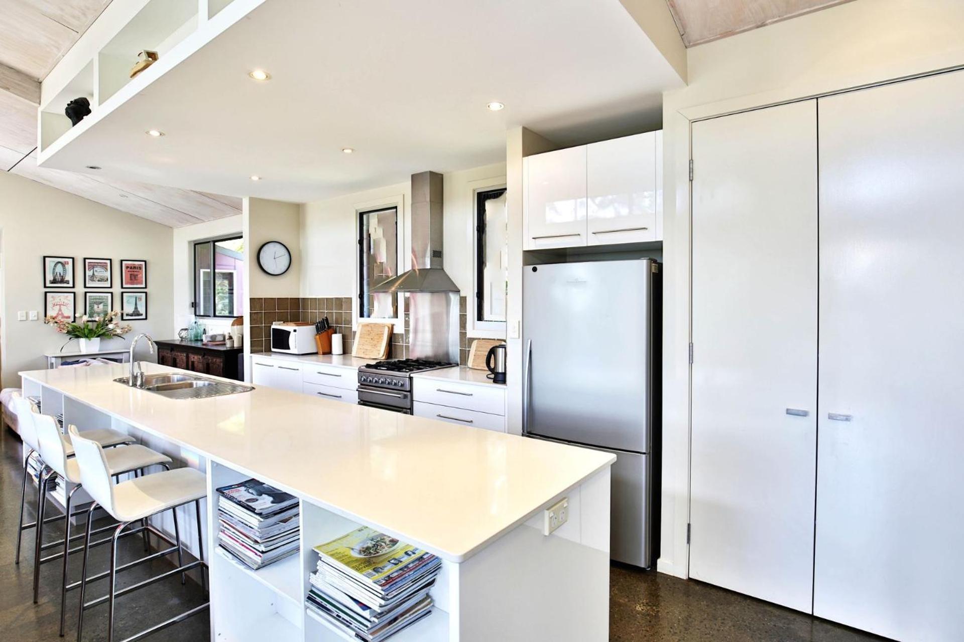 Cherrywood - A Modern Australian Bush Holiday home Berry