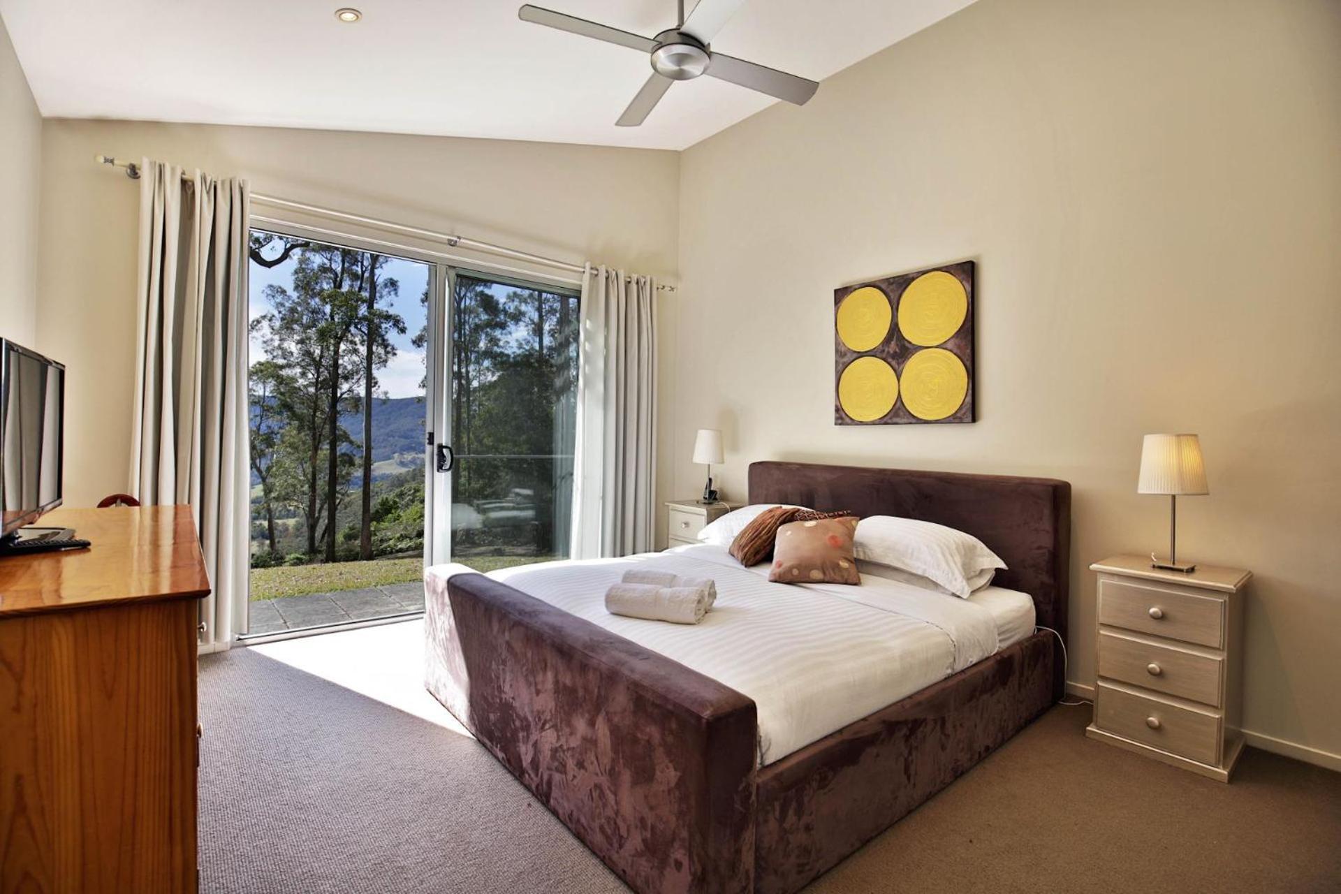 Cherrywood - A Modern Australian Bush * Berry