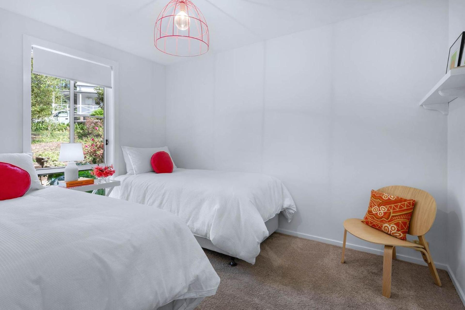 Elmwood - A Lush 1 Acre Getaway Minutes From The Heart Of *