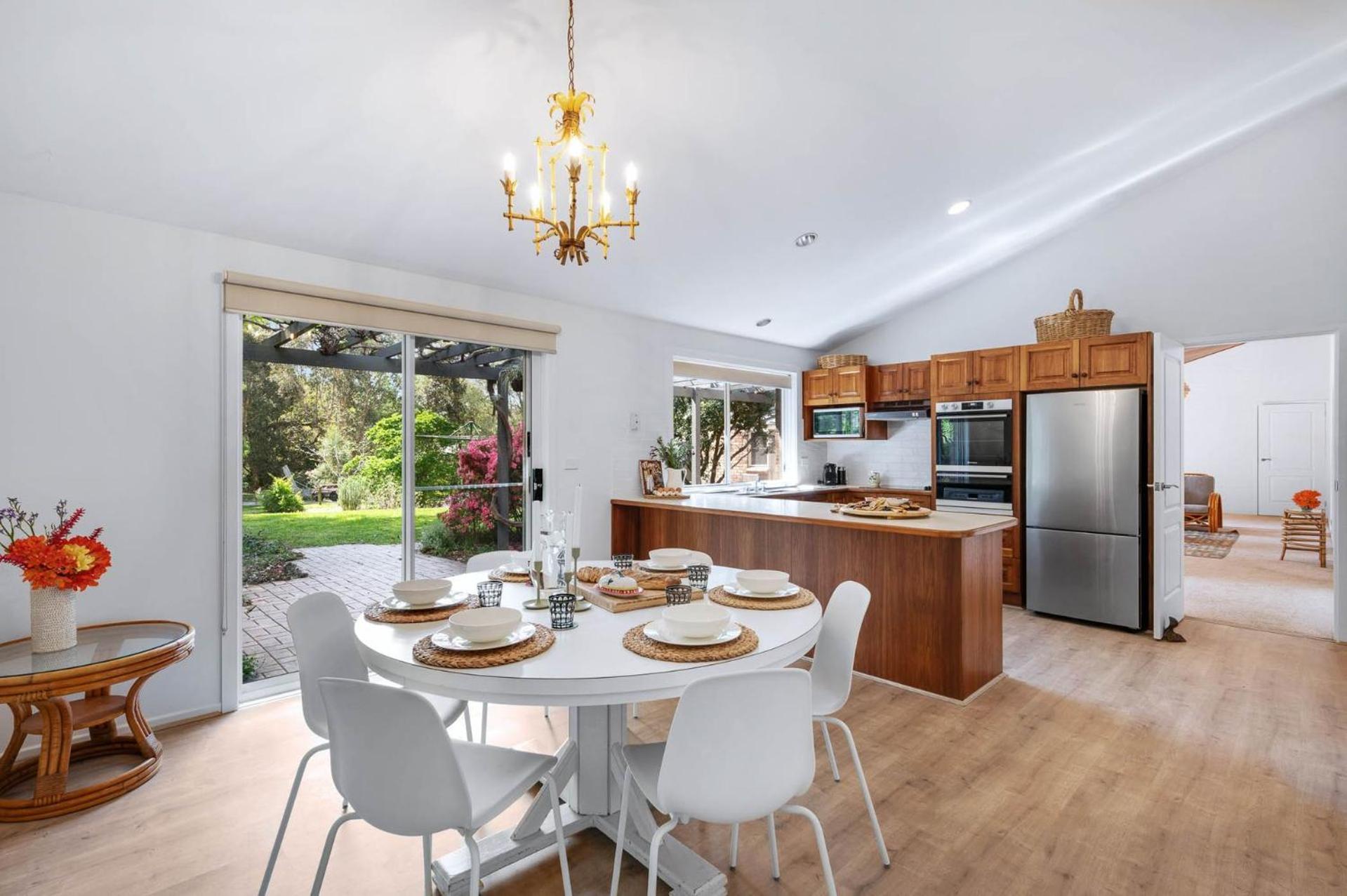 Elmwood - A Lush 1 Acre Getaway Minutes From The Heart Of *
