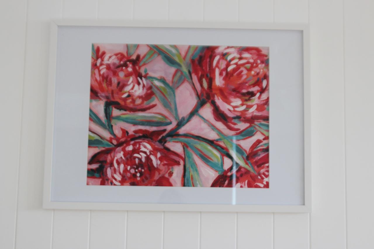 Red Waratah Apartment